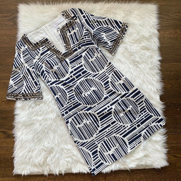 Trina Turk Dresses & Skirts - Trina Turk Women White Blue Leo Bamboo Embellishment Shift Dress 0